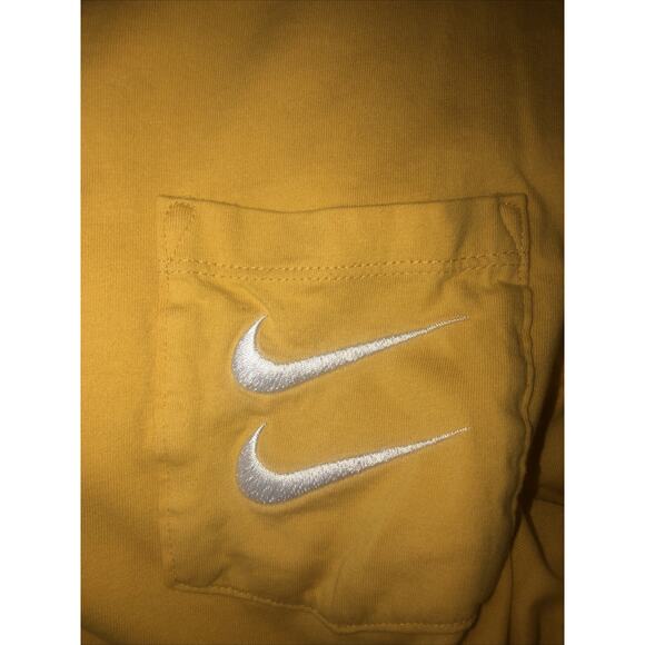 The Nike Tee Sz XL Double Swoosh Pocket T-shirt Shortsleeve Women’s Yellow/Gold - Picture 5 of 6